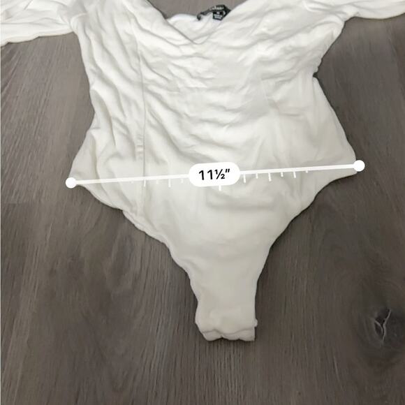 Lulus White‎ Ribbed Long Sleeve V Neck Thong Snap Bodysuit Size M - Picture 10 of 11